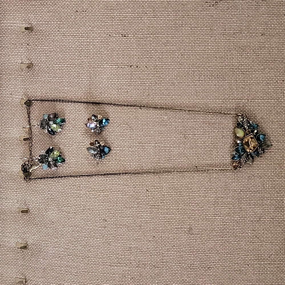 Chloe + Isabel necklace and earring set